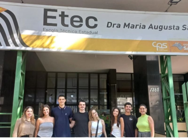 Treinamento de Curriculum e LinkedIn na ETEC Dra. Maria Augusta Saraiva